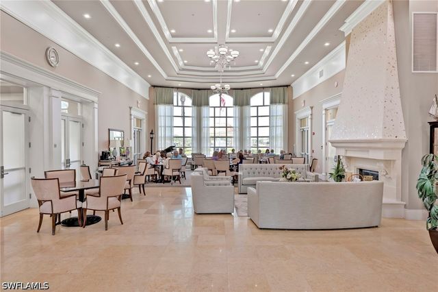 8658 Genova CT, Naples, FL 34114