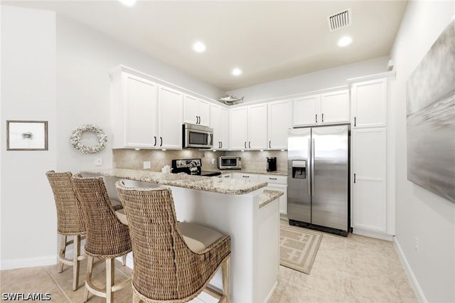 8658 Genova CT, Naples, FL 34114