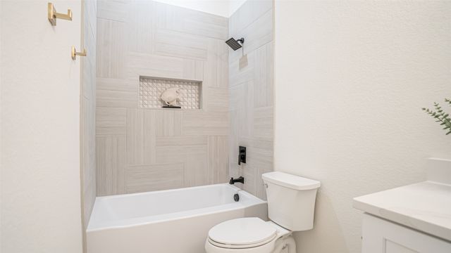 5634 Barkridge Drive, Granbury, TX 76048