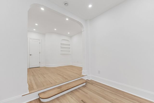 161 E 91st St Apt 2B, New York City, NY 10128