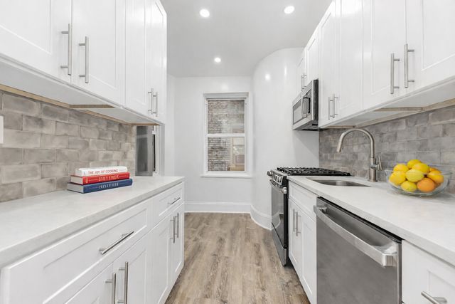 161 E 91st St Apt 2B, New York City, NY 10128