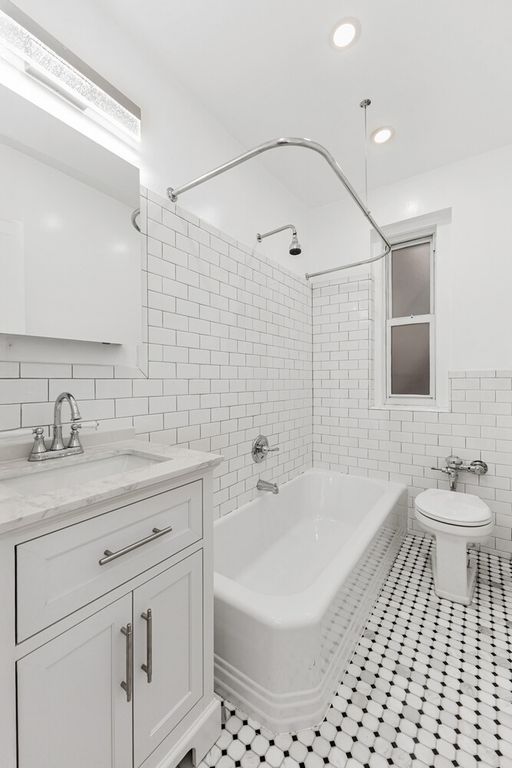 161 E 91st St Apt 2B, New York City, NY 10128