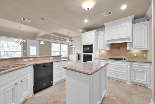 19841 S Plantation Estates Drive, Porter, TX 77365