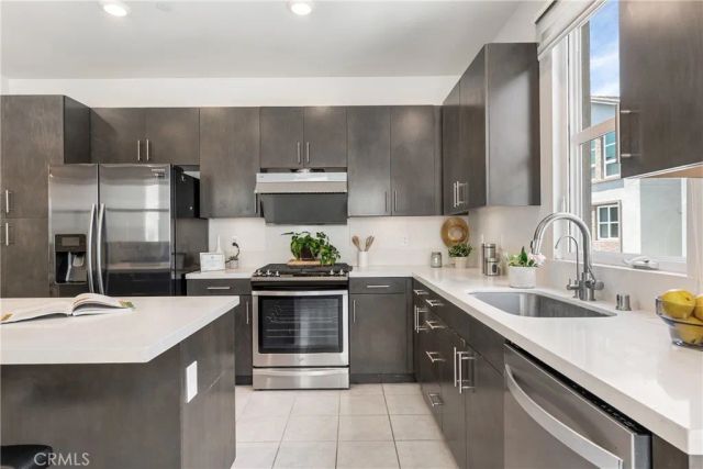2700 E Chaucer 41, Los Angeles, CA 90065