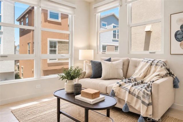 2700 E Chaucer 41, Los Angeles, CA 90065
