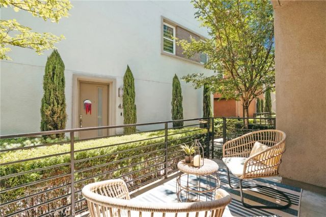 2700 E Chaucer 41, Los Angeles, CA 90065