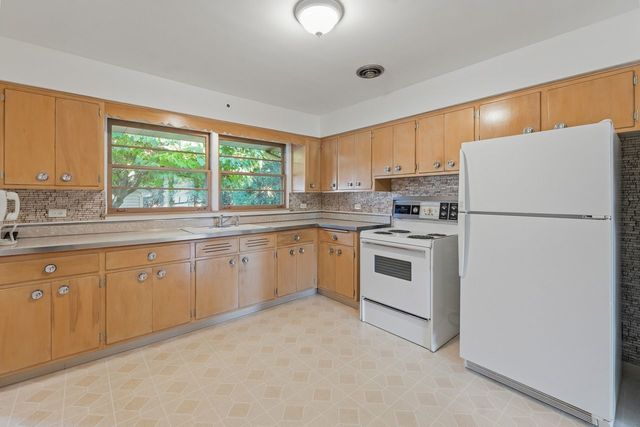119 N Wille Street, Mount Prospect, IL 60056