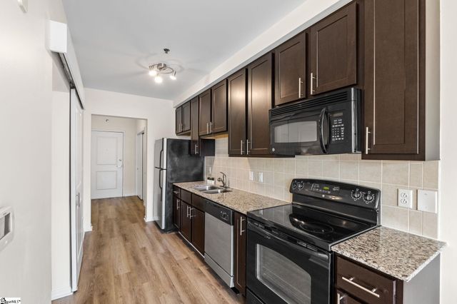 100 E Washington Street Unit 54, Greenville, SC 29601