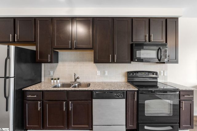 100 E Washington Street Unit 54, Greenville, SC 29601