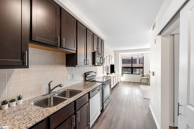 100 E Washington Street Unit 54, Greenville, SC 29601