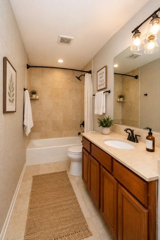 905 W Lawrence Avenue 1E, Chicago, IL 60640