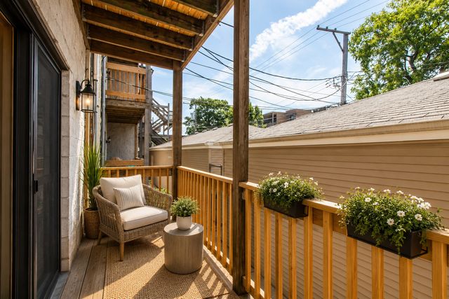 905 W Lawrence Avenue 1E, Chicago, IL 60640