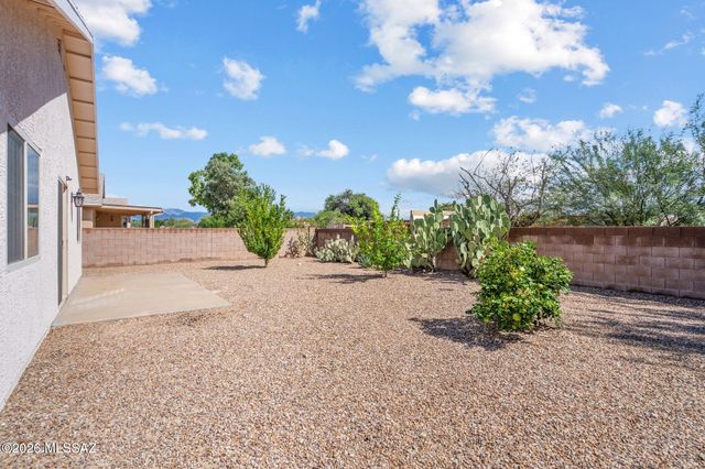 8116 E Lakeside Parkway, Tucson, AZ 85710