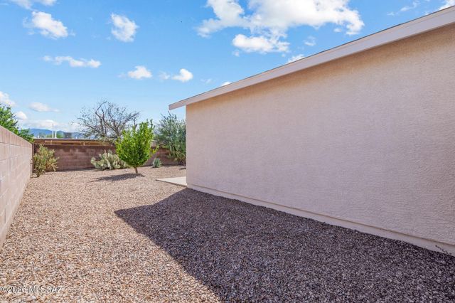 8116 E Lakeside Parkway, Tucson, AZ 85710
