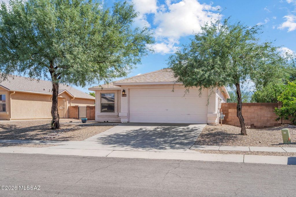 8116 E Lakeside Parkway, Tucson, AZ 85710