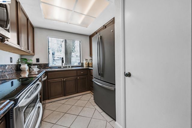 210 Sunspring Ct, Pleasant Hill, CA 94523