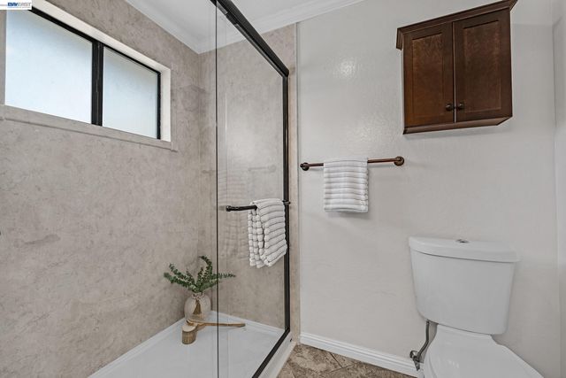 210 Sunspring Ct, Pleasant Hill, CA 94523