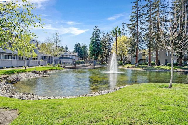 210 Sunspring Ct, Pleasant Hill, CA 94523