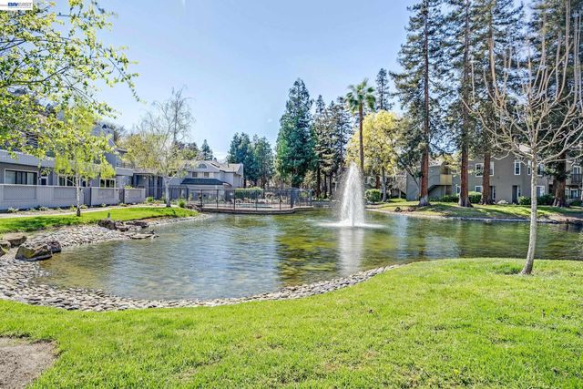 210 Sunspring Ct, Pleasant Hill, CA 94523