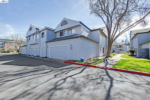 210 Sunspring Ct, Pleasant Hill, CA 94523