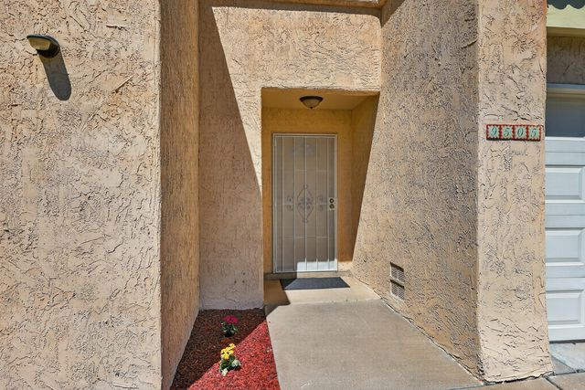 9505 COMANCHE Road NE, Albuquerque, NM 87111