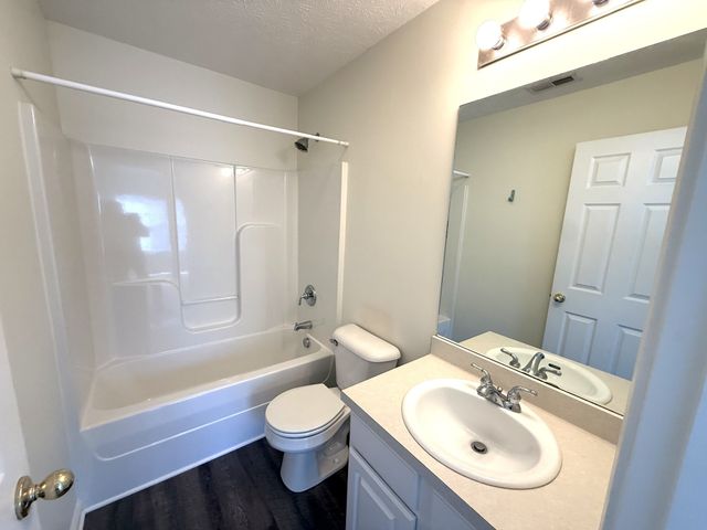 400 Shadow Glen Dr, Nashville, TN 37211