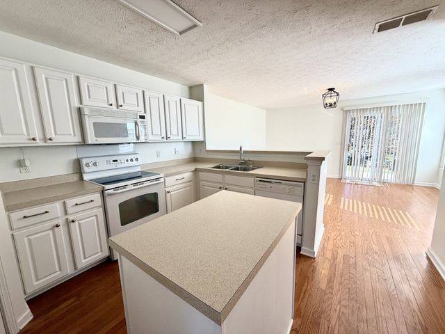 400 Shadow Glen Dr, Nashville, TN 37211