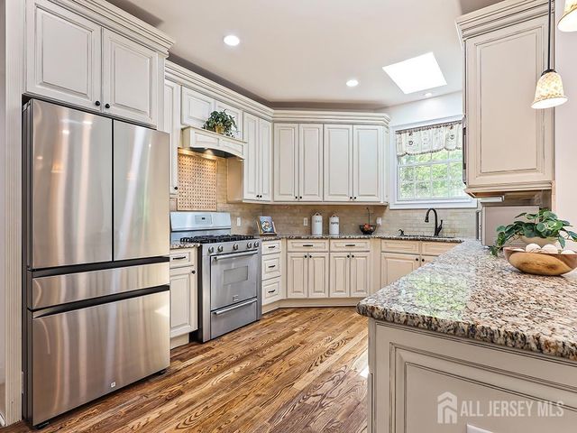 87 Leavitt Lane, Princeton, NJ 08540