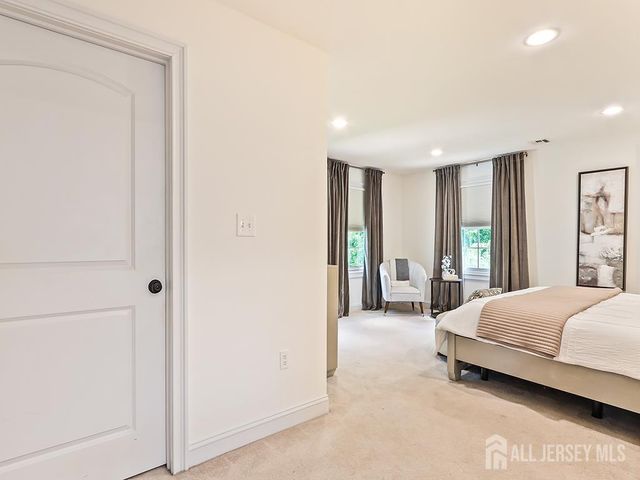 87 Leavitt Lane, Princeton, NJ 08540