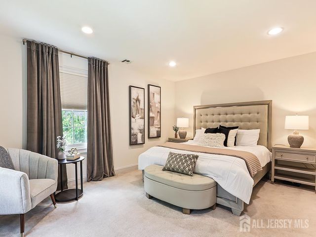 87 Leavitt Lane, Princeton, NJ 08540
