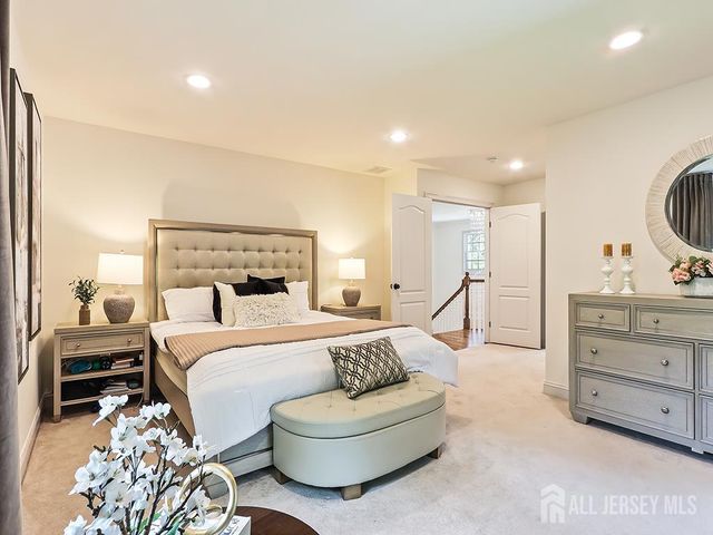 87 Leavitt Lane, Princeton, NJ 08540