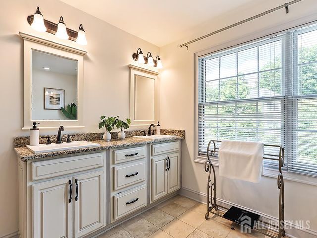 87 Leavitt Lane, Princeton, NJ 08540