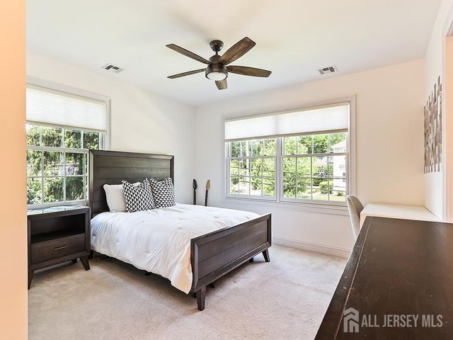 87 Leavitt Lane, Princeton, NJ 08540
