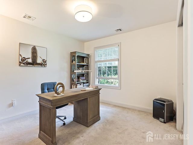 87 Leavitt Lane, Princeton, NJ 08540