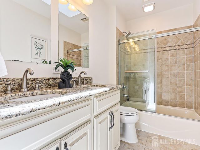 87 Leavitt Lane, Princeton, NJ 08540