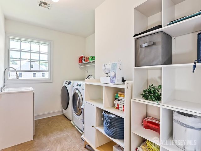 87 Leavitt Lane, Princeton, NJ 08540
