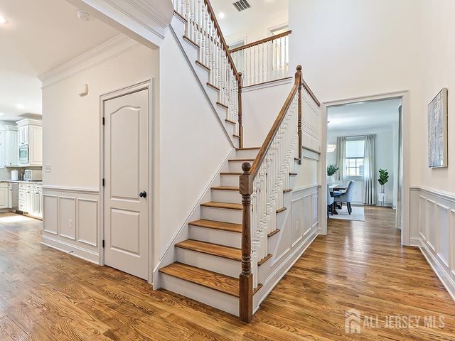 87 Leavitt Lane, Princeton, NJ 08540