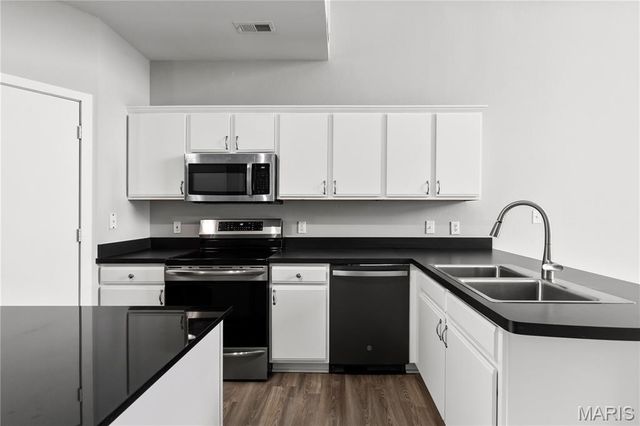 200 S Kirkwood Road 320, St Louis, MO 63122