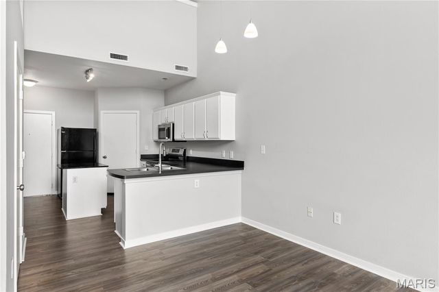 200 S Kirkwood Road 320, St Louis, MO 63122