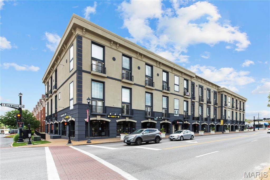 200 S Kirkwood Road 320, St Louis, MO 63122