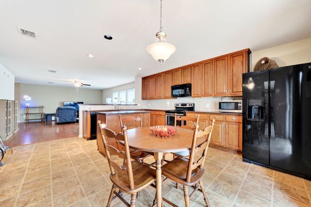 1218 Feather Crest Drive, Krum, TX 76249