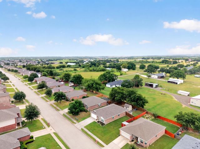 1218 Feather Crest Drive, Krum, TX 76249