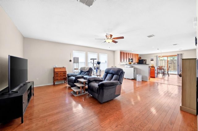 1218 Feather Crest Drive, Krum, TX 76249