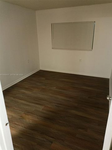 1141 Lake Victoria Dr J, West Palm Beach, FL 33411