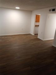 1141 Lake Victoria Dr J, West Palm Beach, FL 33411