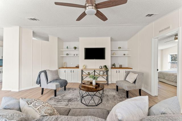 125 MELANIE Lane, Middleburg, FL 32068