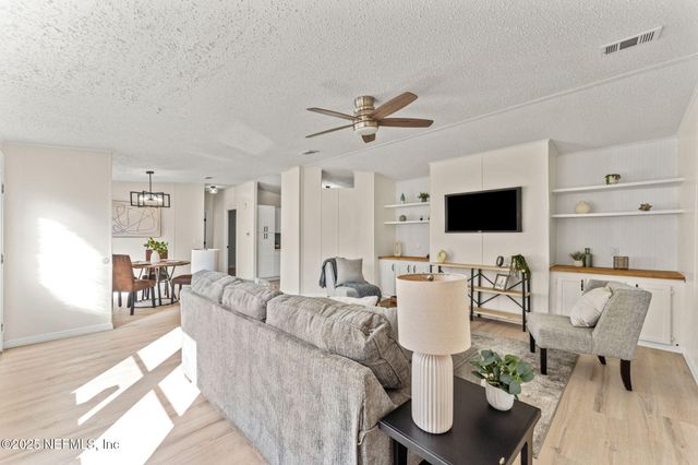 125 MELANIE Lane, Middleburg, FL 32068