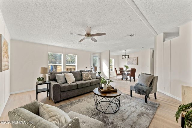 125 MELANIE Lane, Middleburg, FL 32068