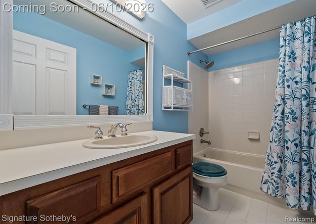 602 Appoline Court, Rochester, MI 48307