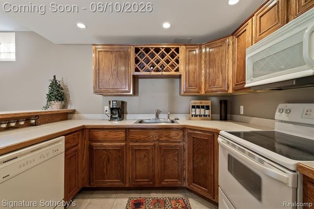 602 Appoline Court, Rochester, MI 48307